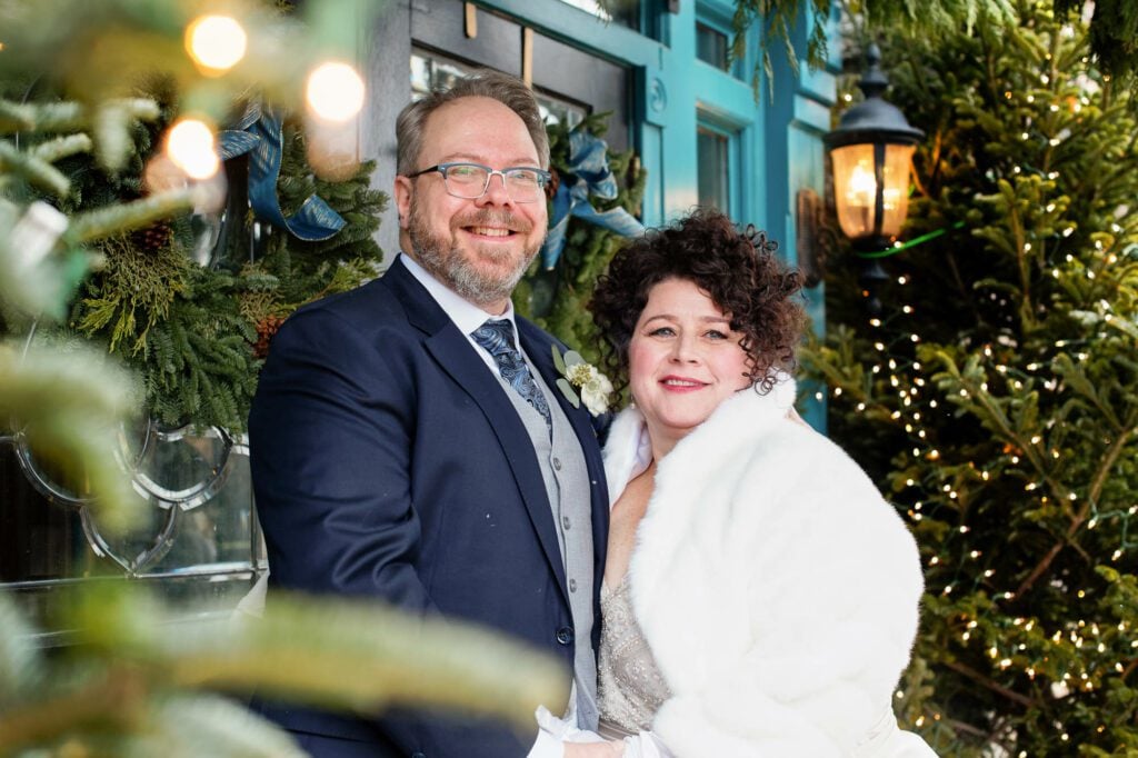 bride-and-groom-photo-session-at-nicollt-island-inn