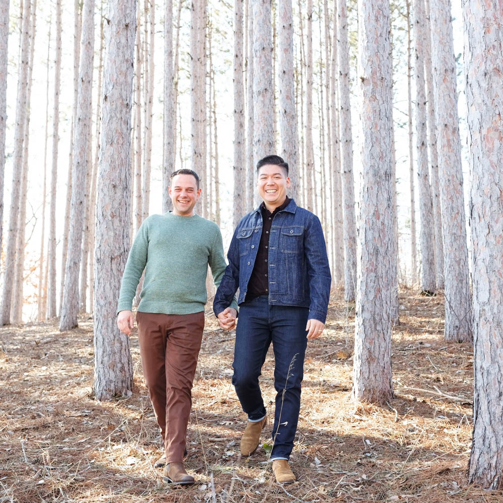 couple dresed with split complementary colors