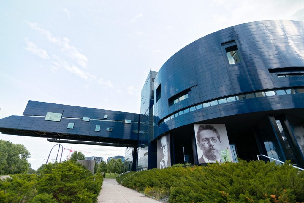 guthrie-theater-minneapolis-1