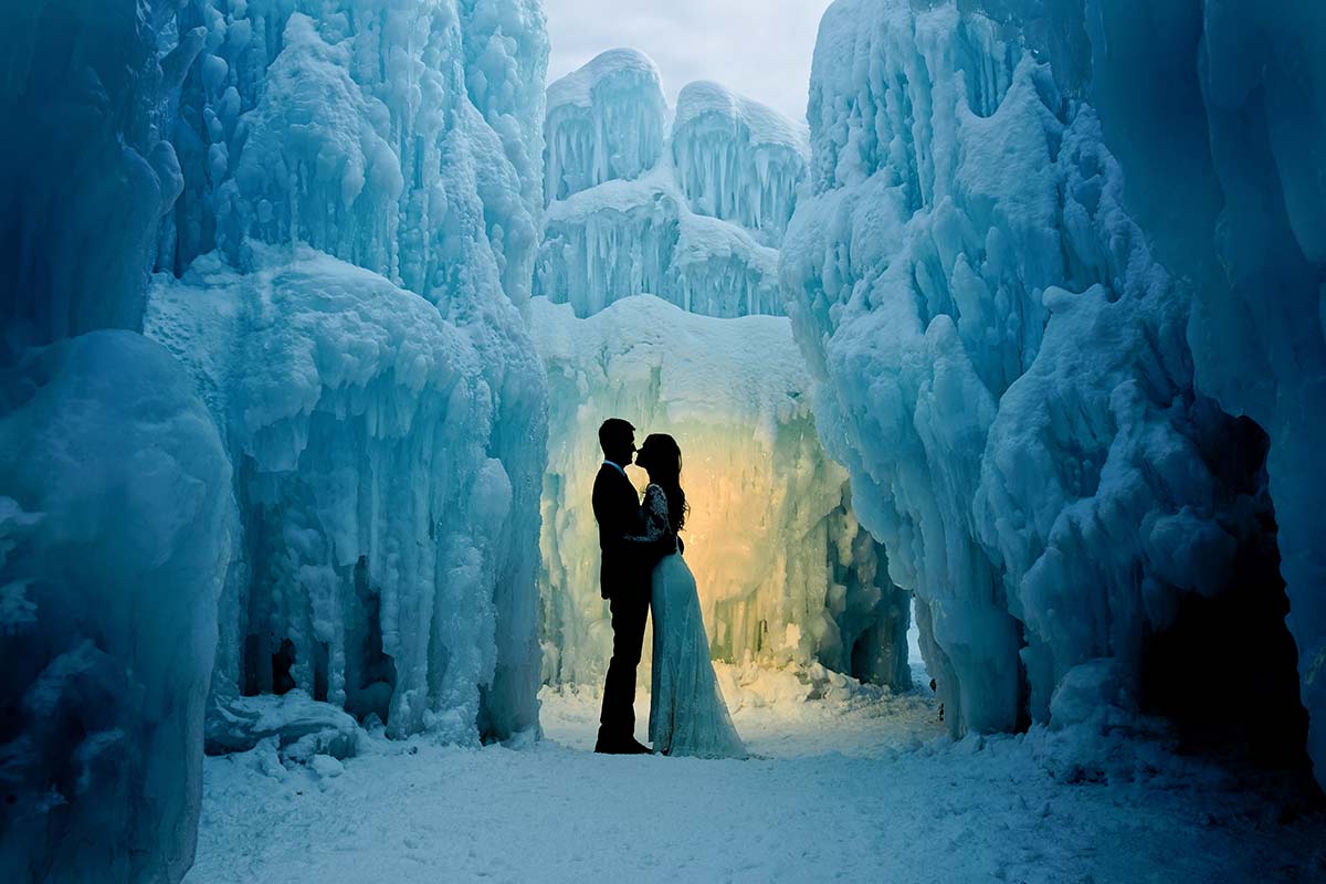 couple-silhouette-picture-at-ice-castle-