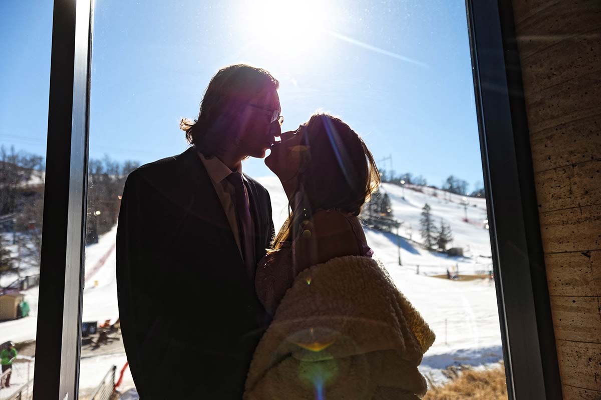silhouette-photos-view-on-the-afton-alps-tracks
