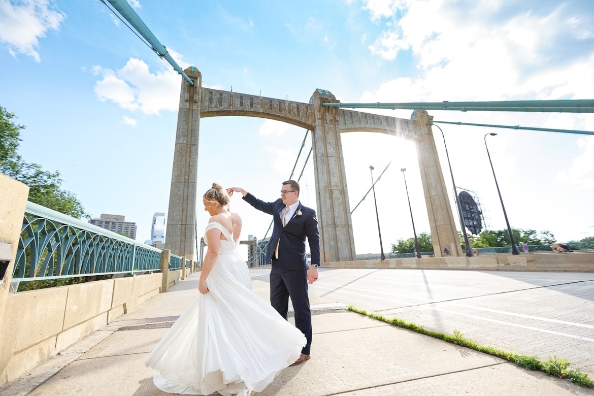 Photos of a couple after colors adjustment