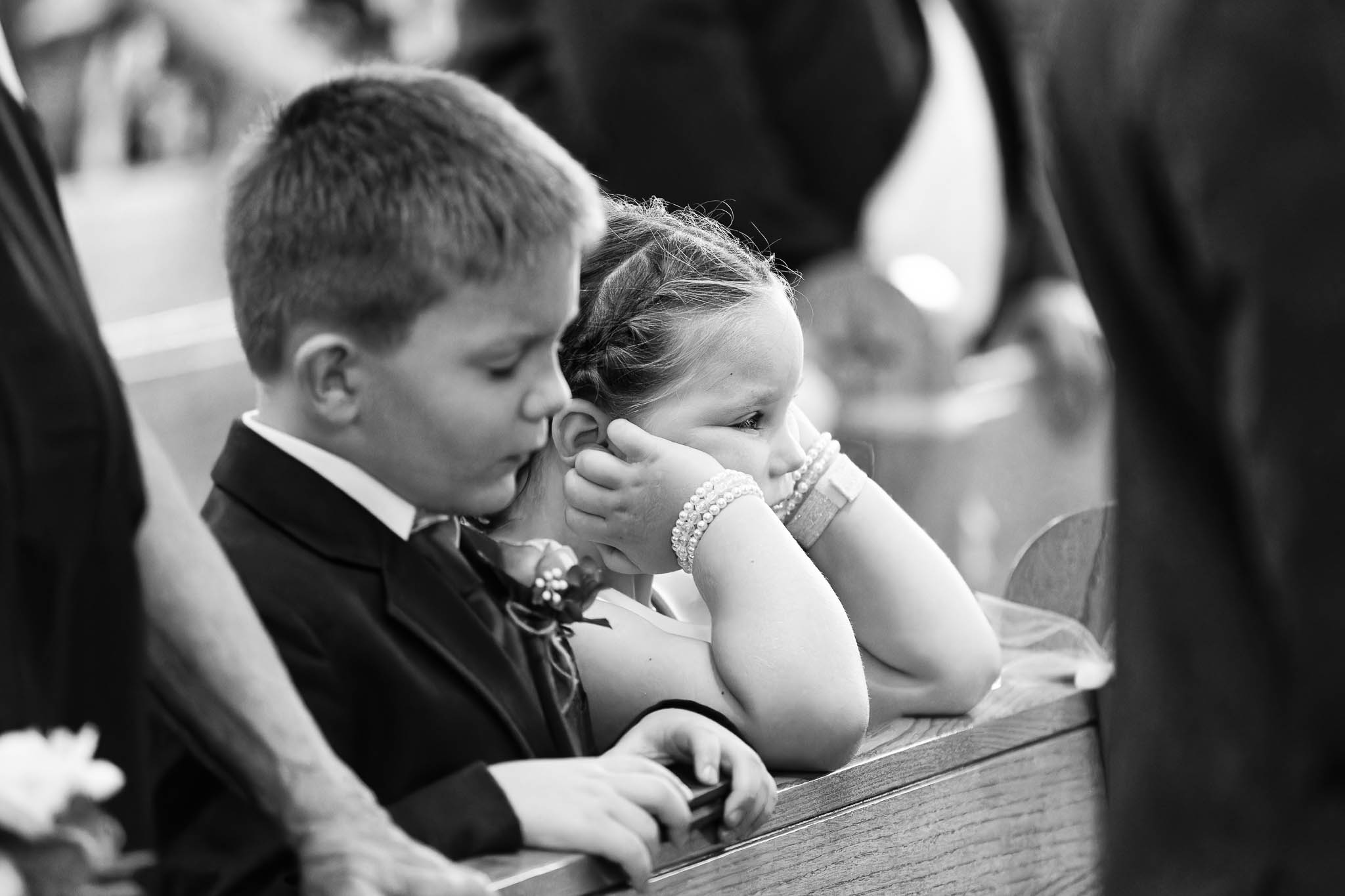 kids candid photos during catholiic ceremony-2