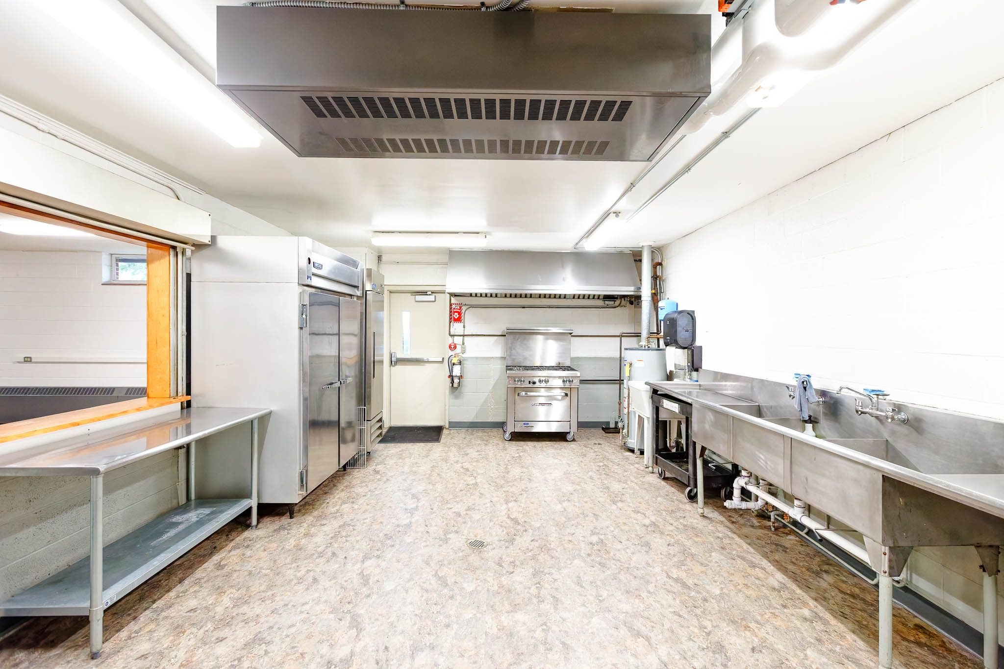 aune hall kitchen-2