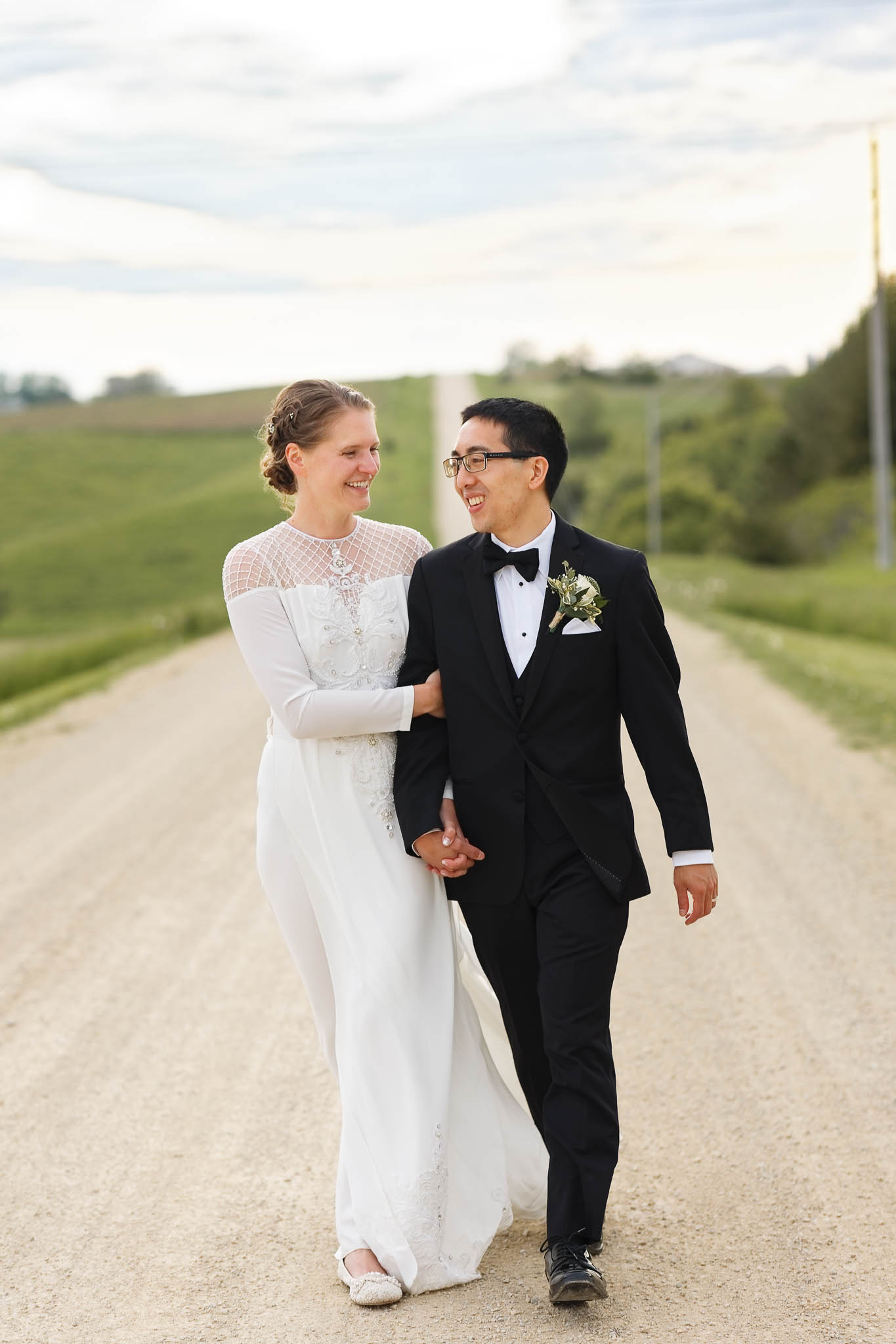 bride and groom photos at pond view barn using the sand road-2