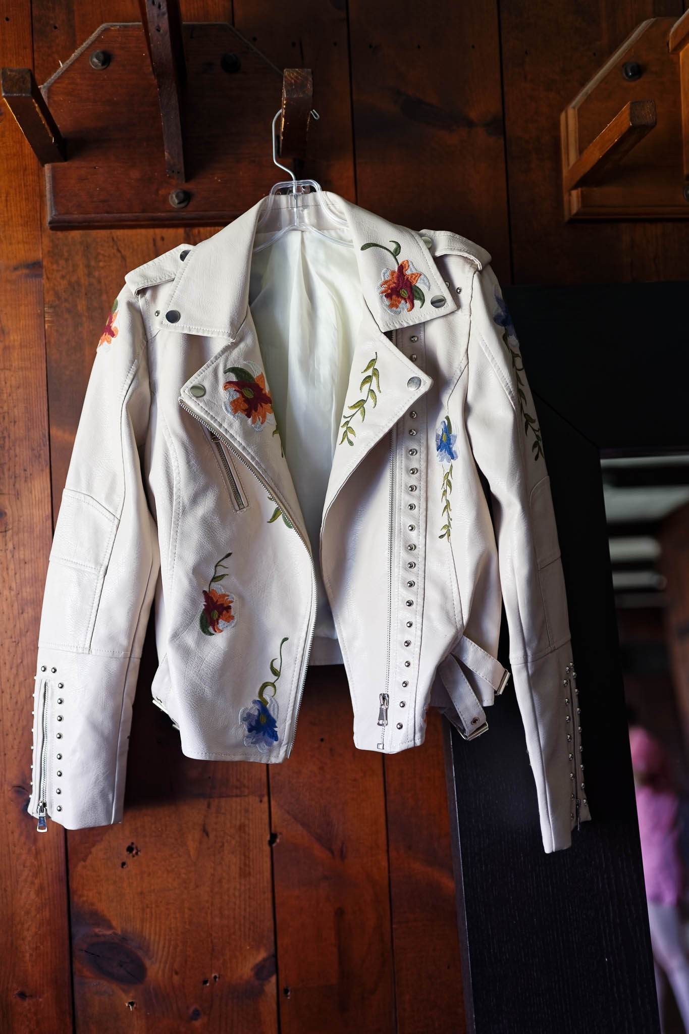 Bride White leather jacket with flowers