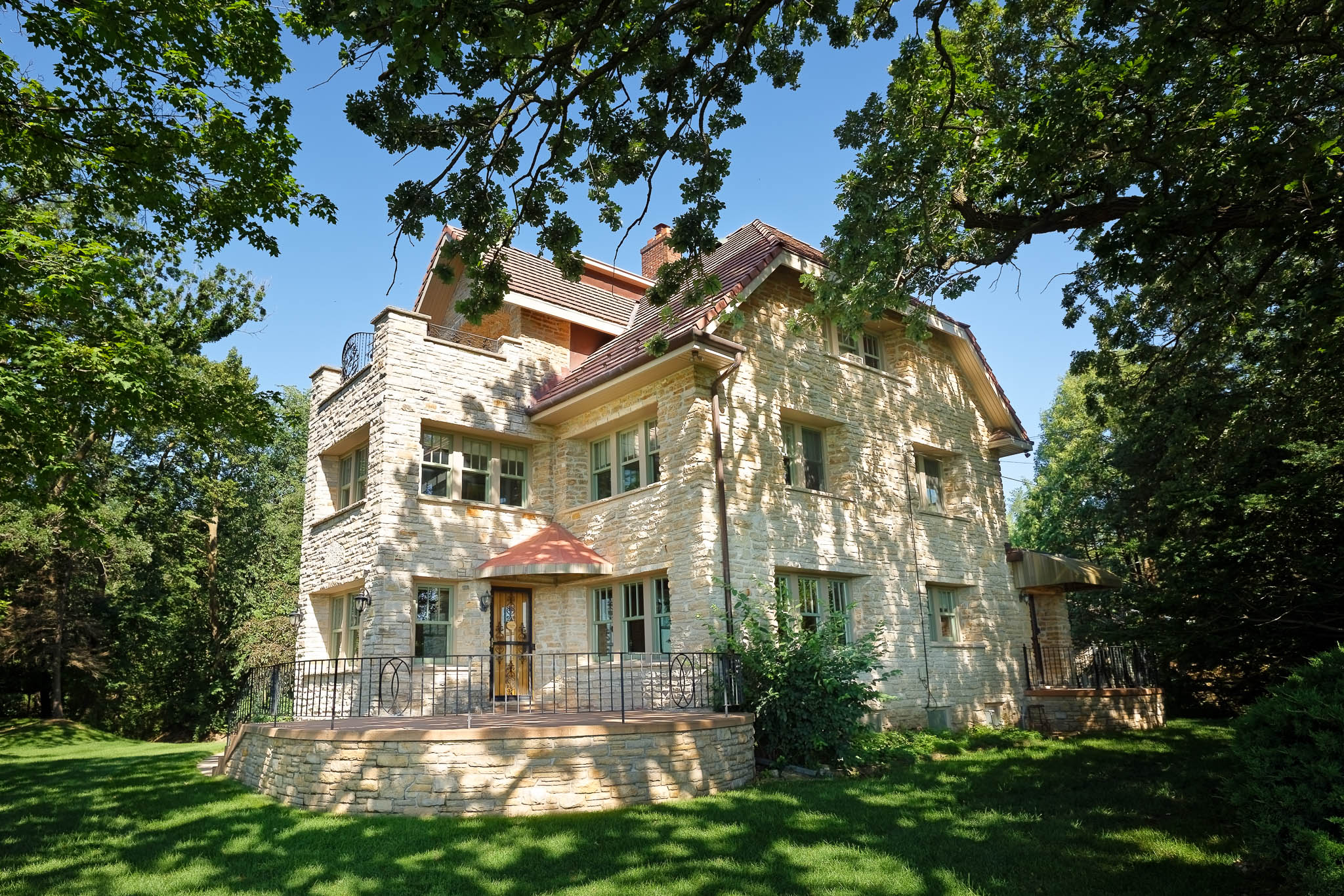 Hilltop House Venue Rochester MN
