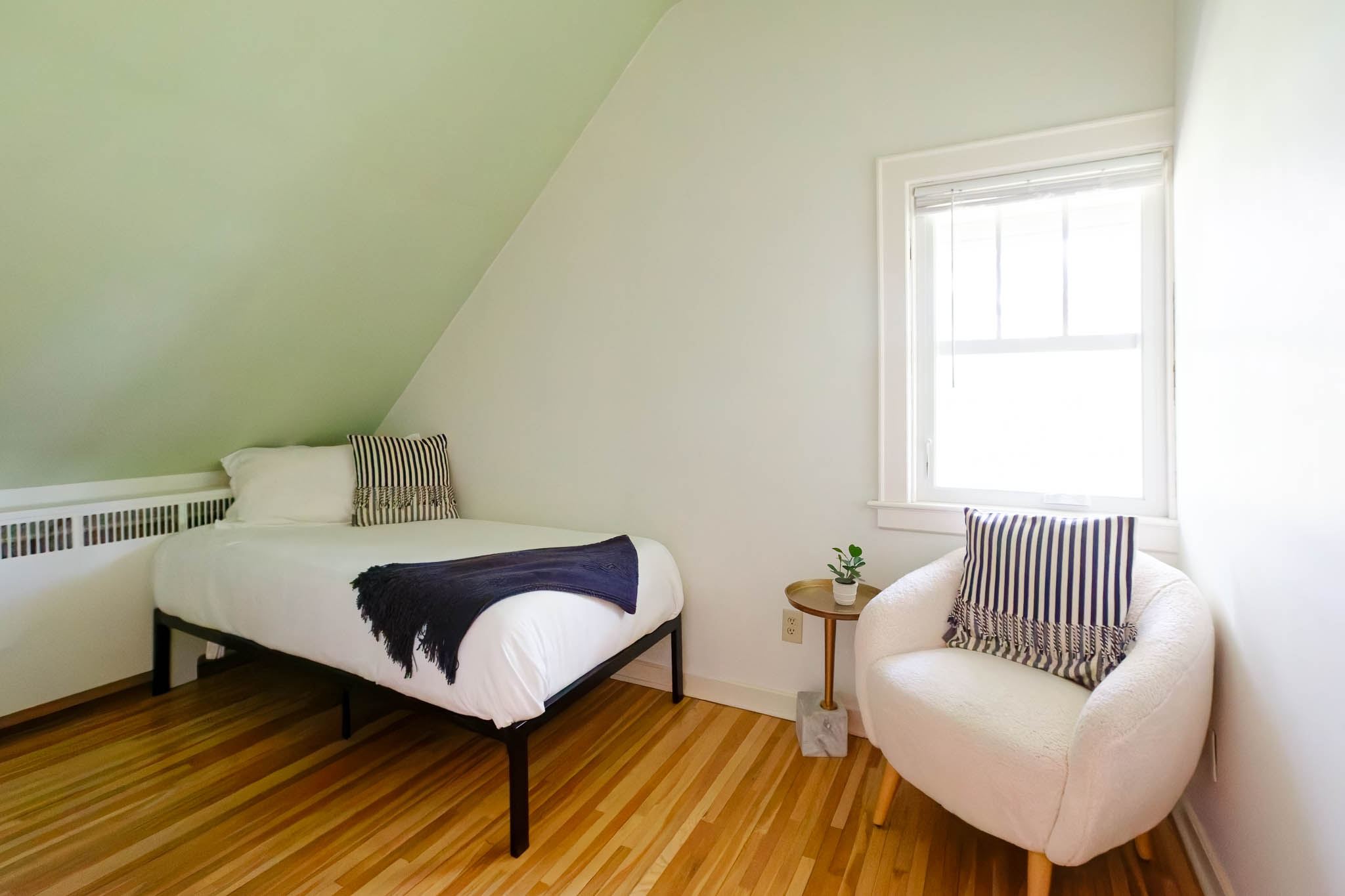 rooms at hilltop house-8