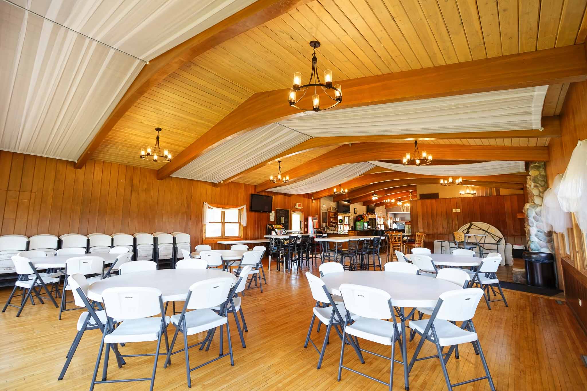 isle of dreams bar & events reception room-2