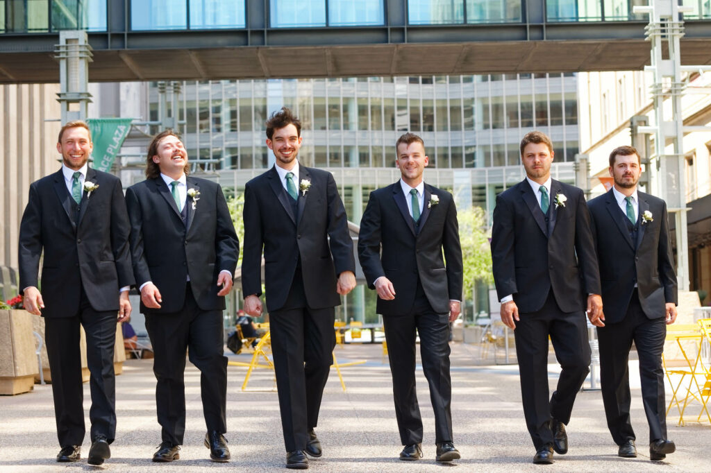Groom and groomsmen peace, Plazza