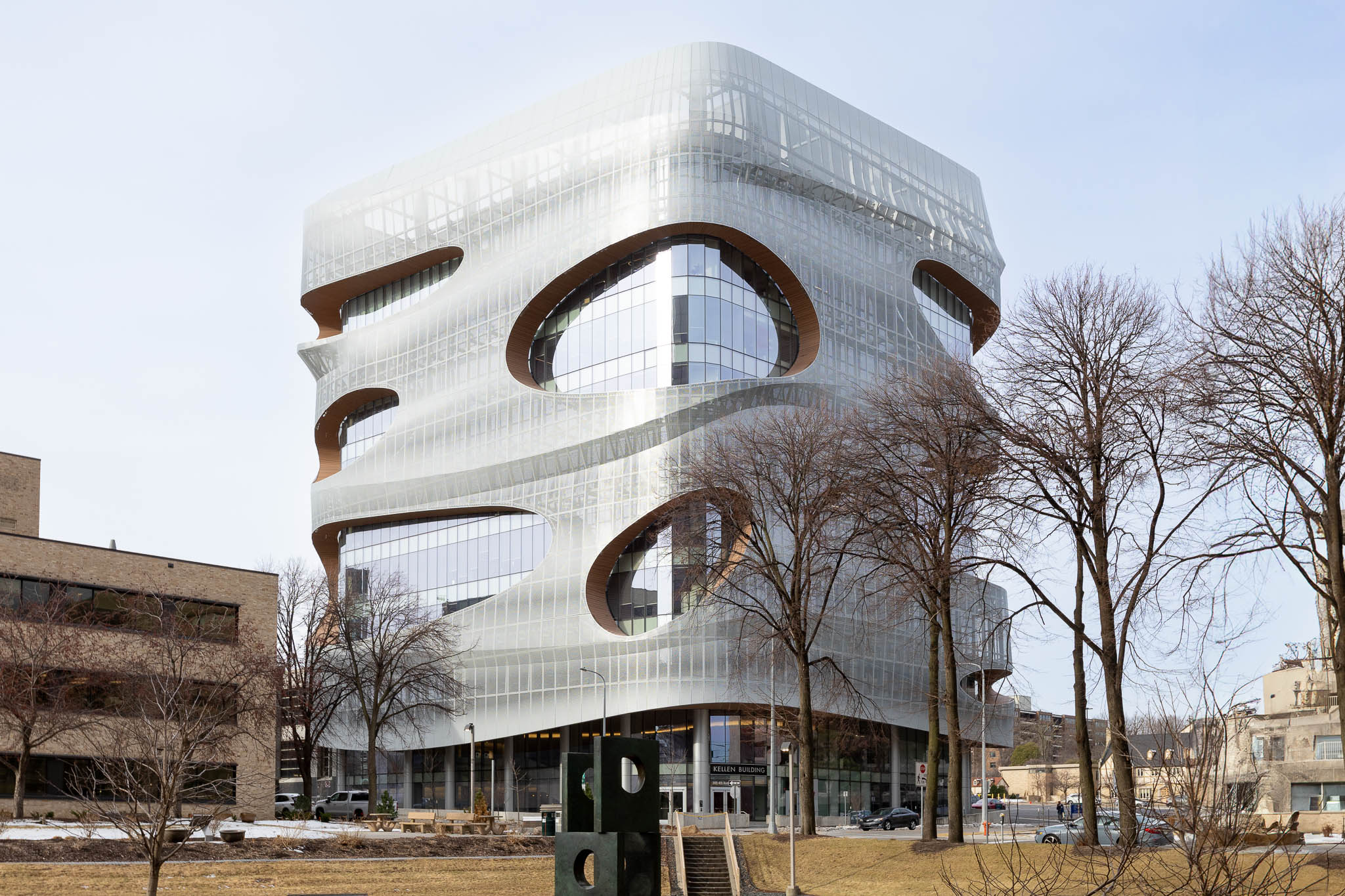 Mayo Clinic Kellen building and its modern architecture-3