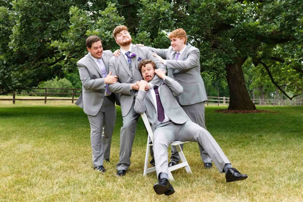 021-Funny picture of the groom and his groomsmen