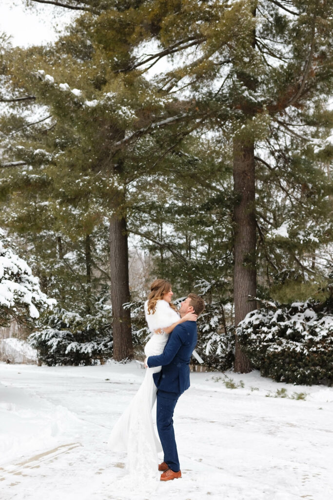 Snow photo station on wedding day Minnesota Rochester-2