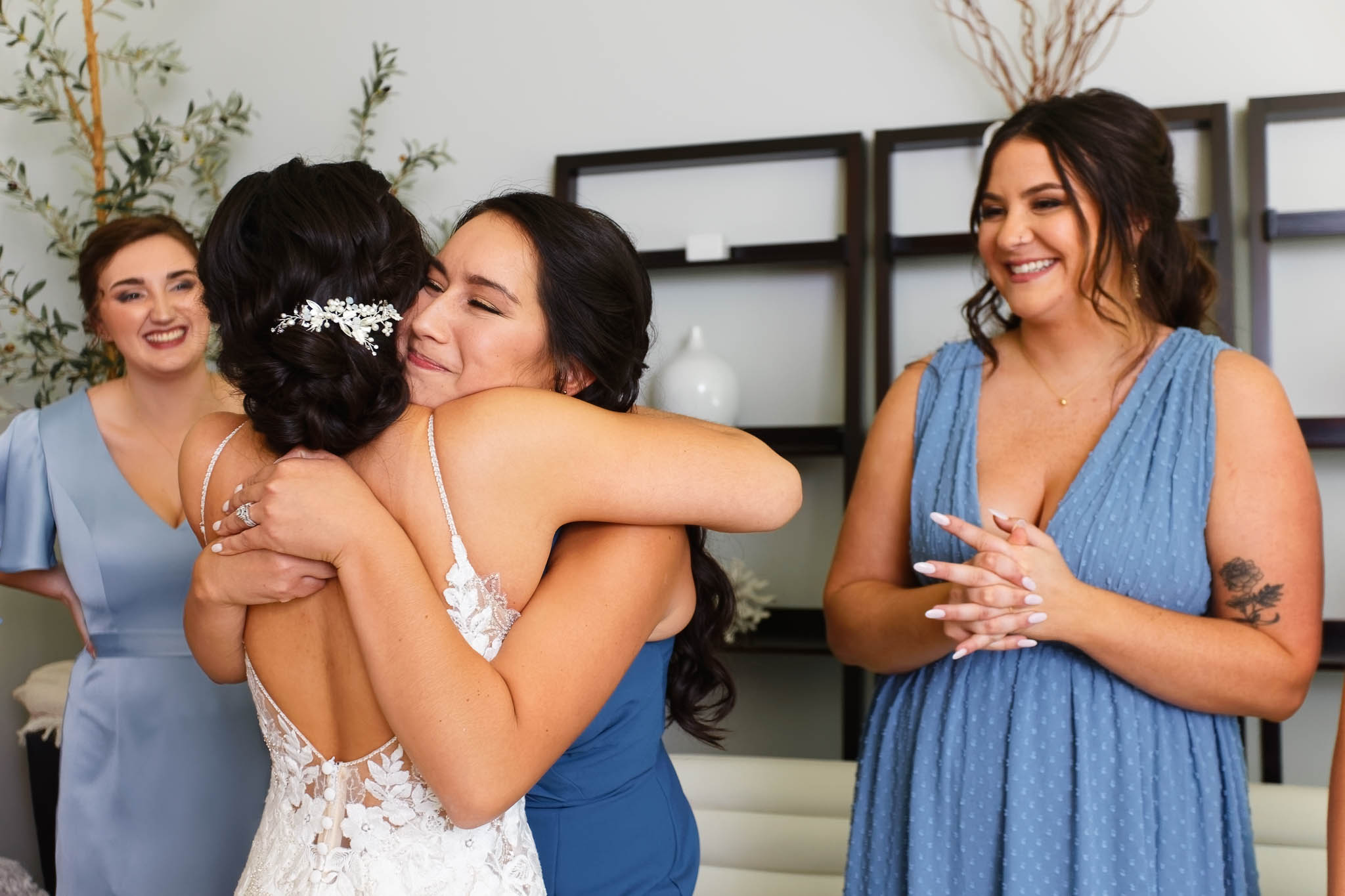 bride frist look with bridesmaids-2