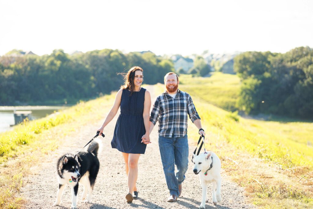 Engagement session with dogs husky on Willow Reservoir Park damn