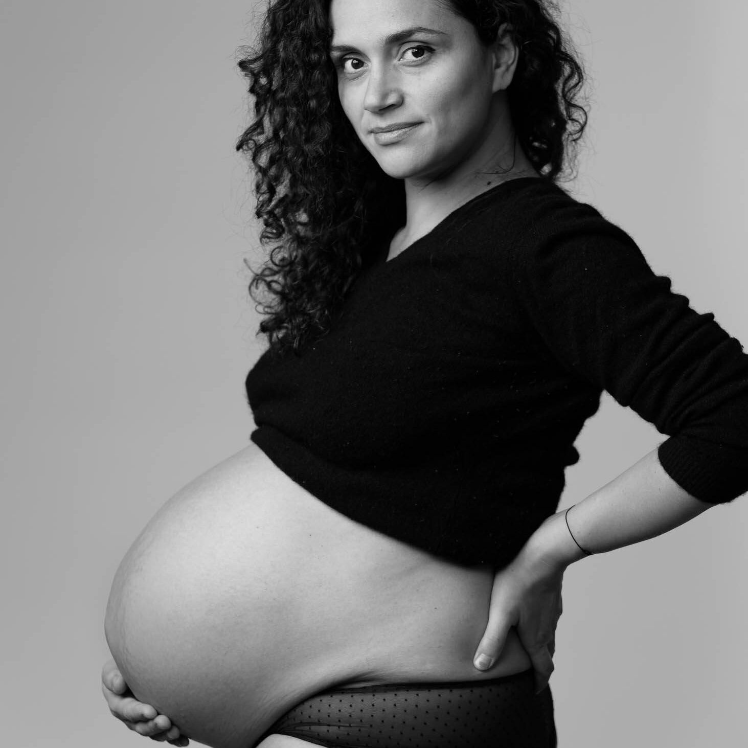 studio maternity photos rochester