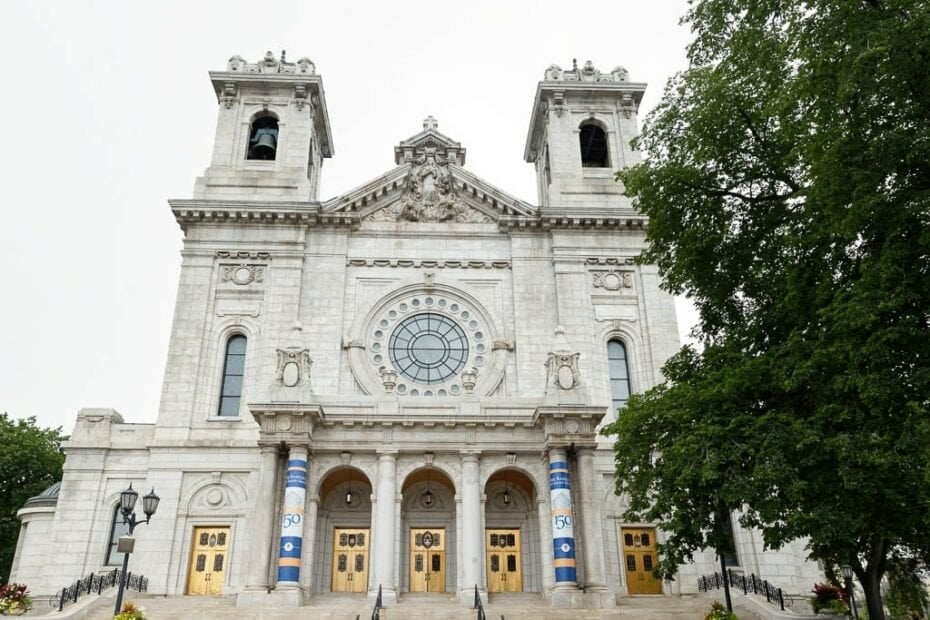 basilica of saint mary wedding minneapolis photography