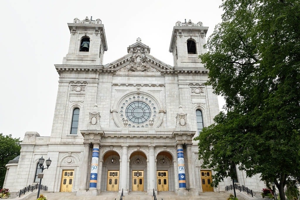 exterior view of Basilica of Saint Mary Minneapolis