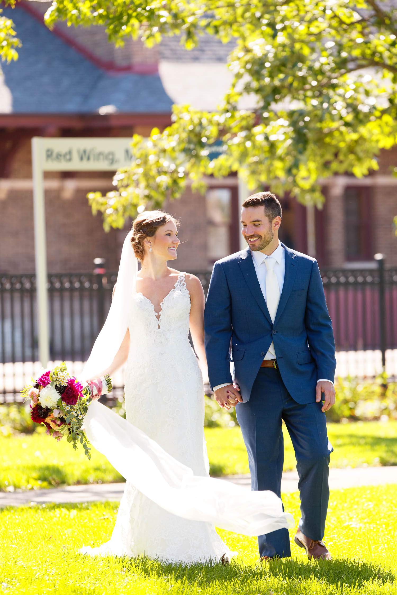 Bullard-Creek-Barn-Red-Wing-Wedding-