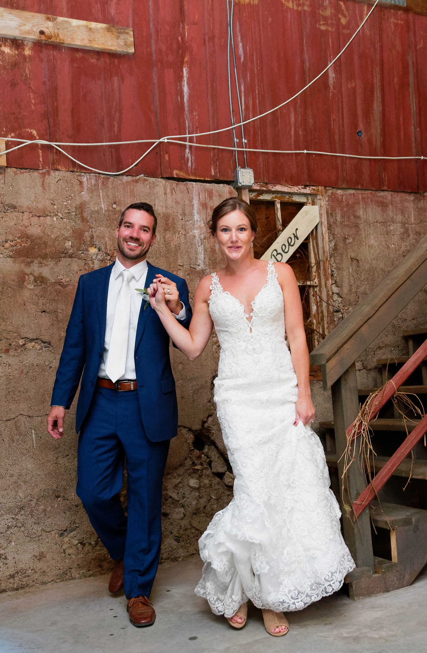 Bullard-Creek-Barn-Red-Wing-Wedding-