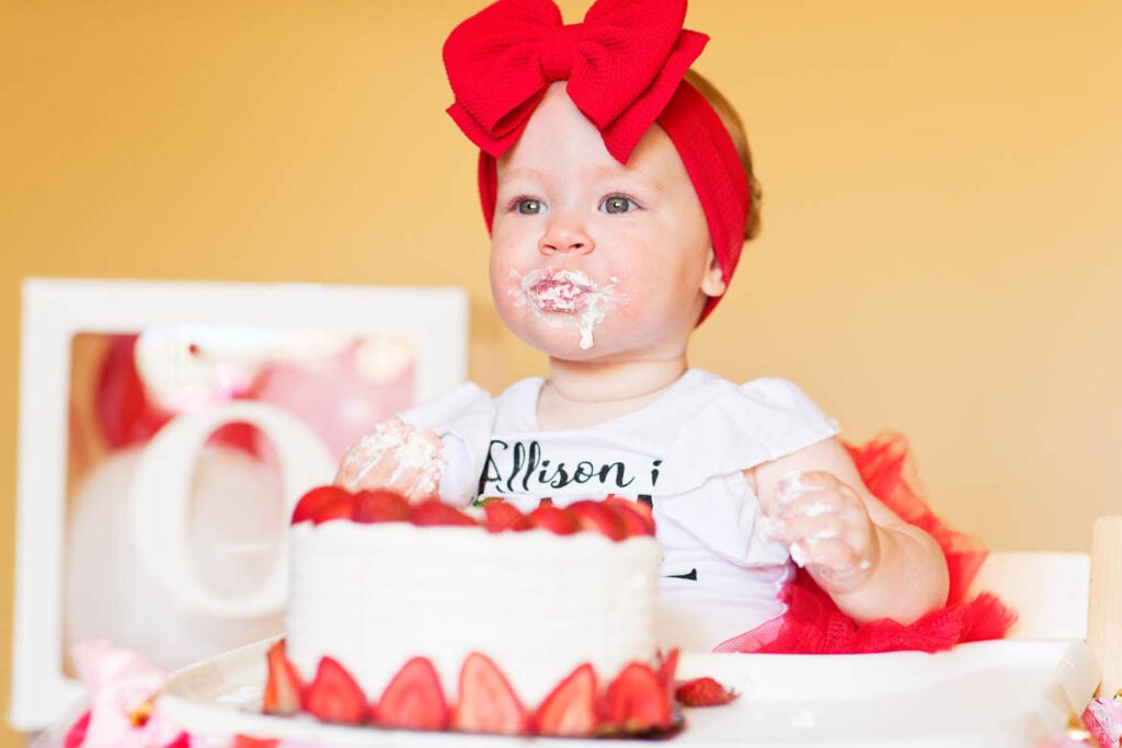 toddler smash the cake birthday session