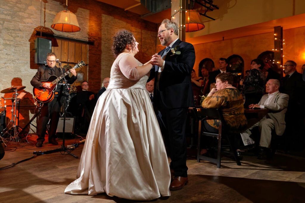 wedding-reception-with-live-music-at-aster-cafe-12