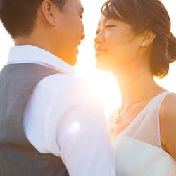natural style couple kissing natural sun light