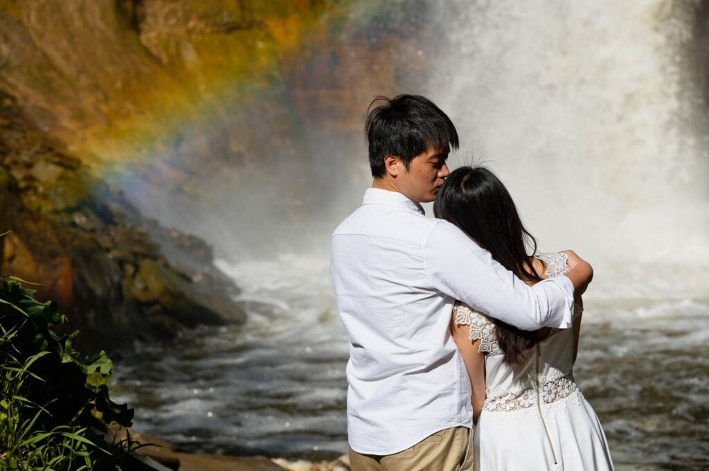 minnehaha fall engagement photographer