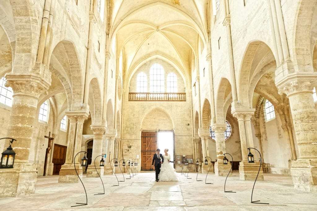 bride and her father enterring bright church