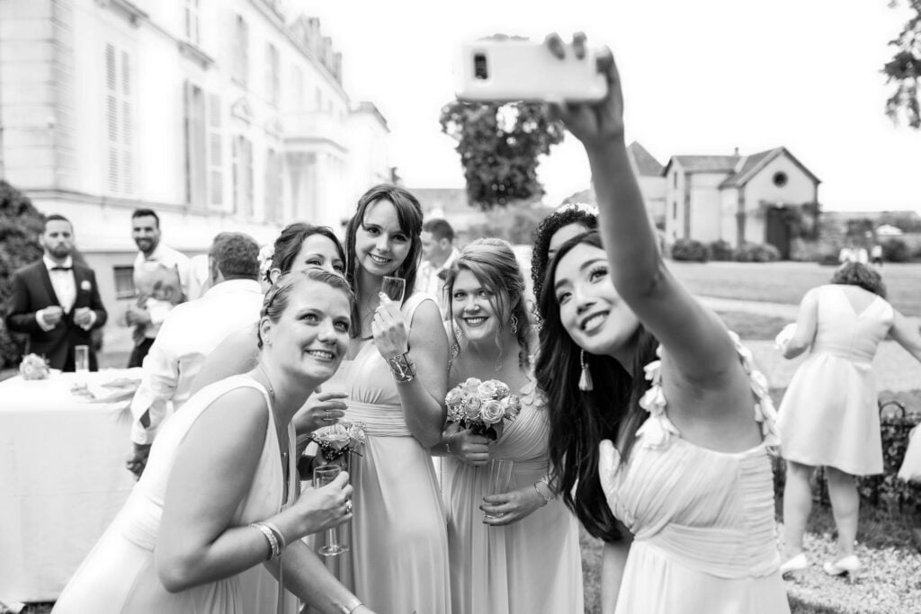 brides maid doing a selfie