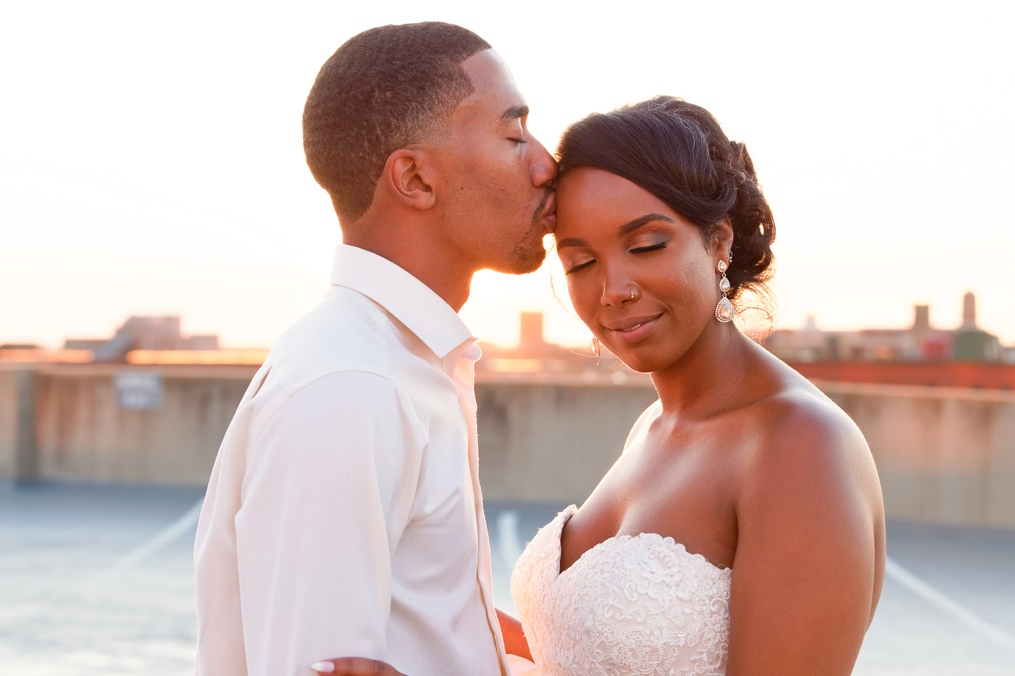 Romantic Sunset Wedding Portraits with Golden Hour Light
