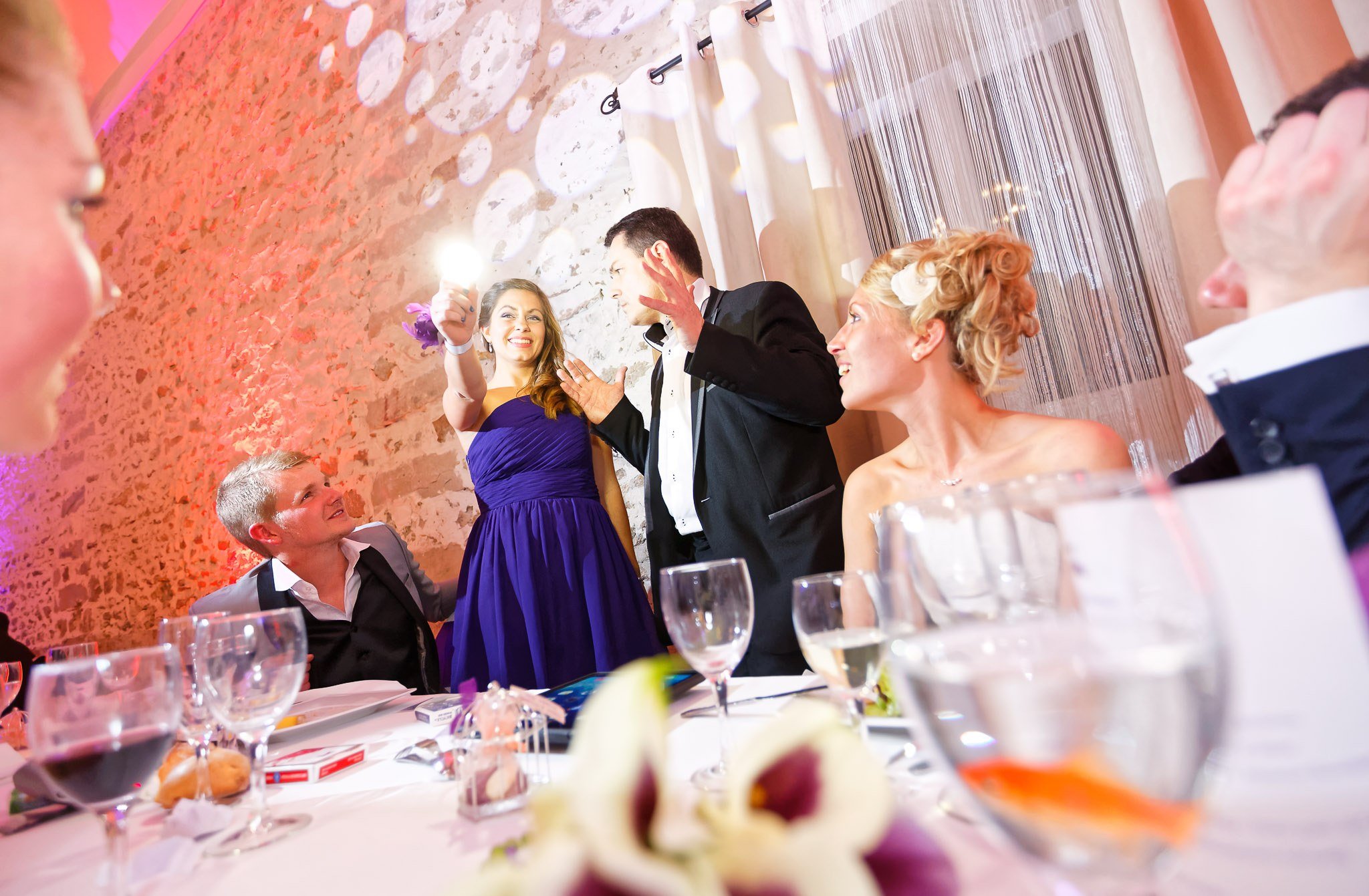 Wedding Magician Entertainment During Reception Dinner